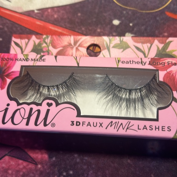 3D Eyelashes - Picture 4 of 4